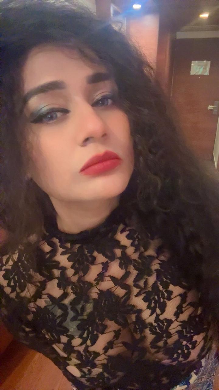 Riya - Dating Girl • 25 yrs • Andheri East